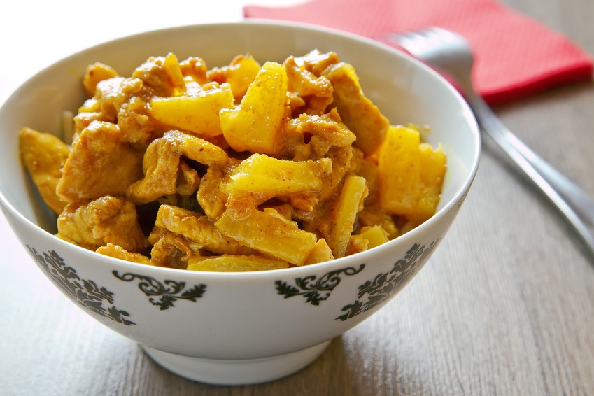 Hähnchen-Curry-Ananas-Pfanne mit Kokosöl