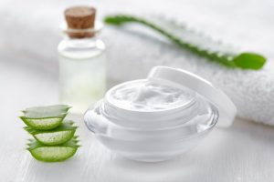 Kokosnussöl und Aloe Vera