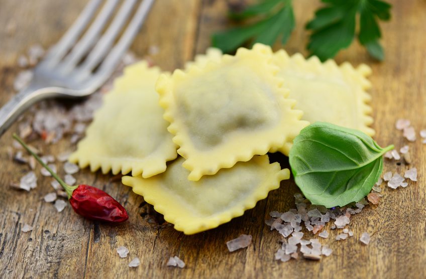 Ravioli mit Salbeibutter und kleinen Schnitzeln - Kokosöl